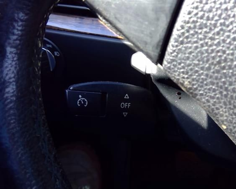 2010 BMW 5 Series Steering Column, Floor Shift, Xi (AWD), adaptive cruise - Image 4